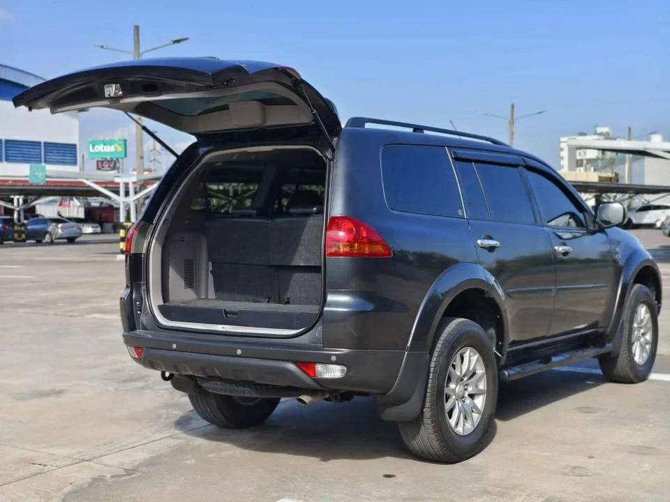 2012 Mitsubishi Pajero Sport II 2