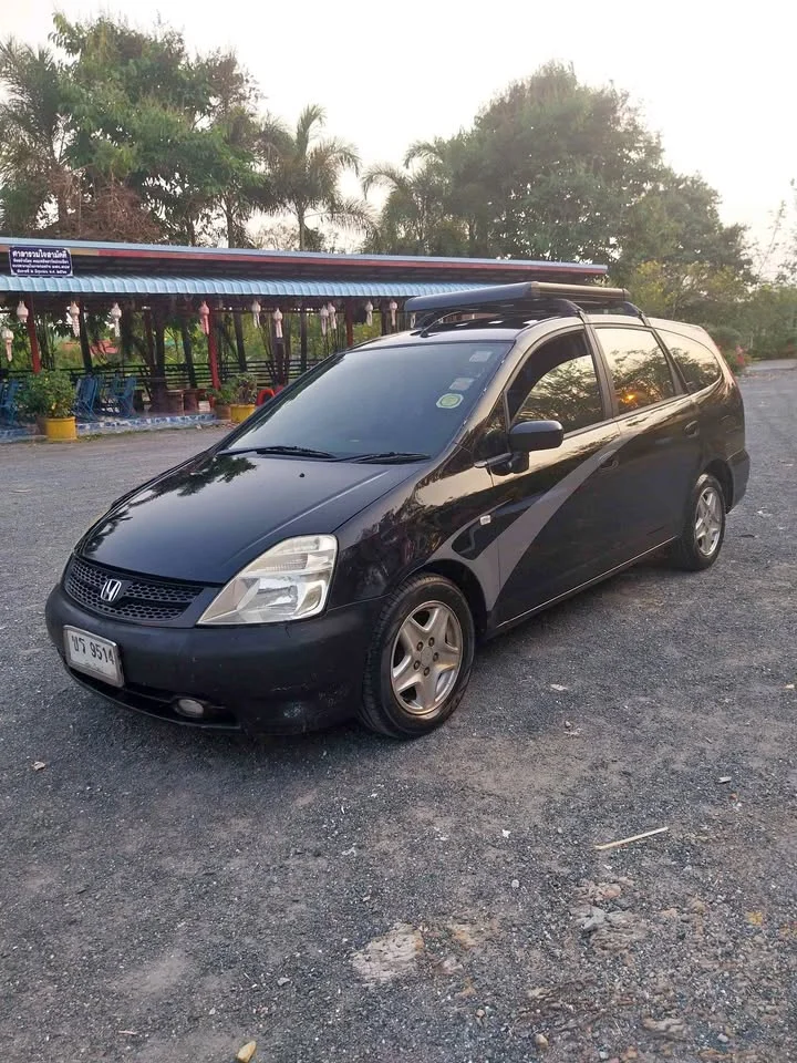 2004 Honda Stream I 3