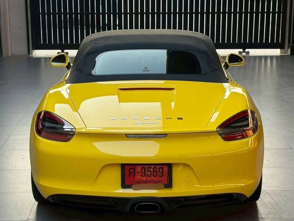 2015 Porsche Boxster and Cayman III 3