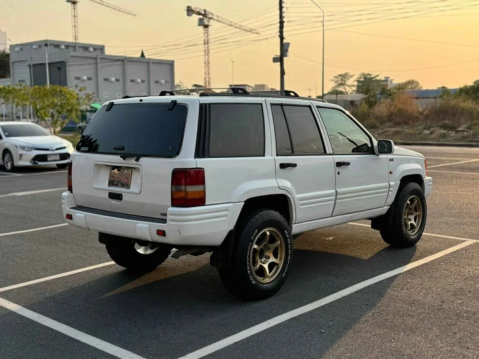 2002 Jeep Grand Cherokee ZJ 3