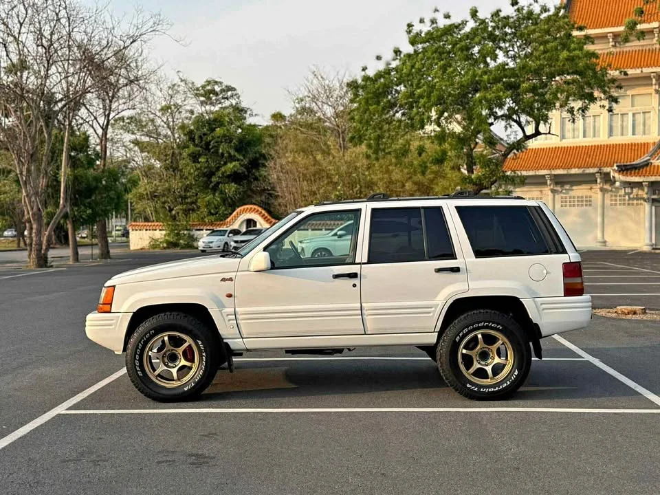 2002 Jeep Grand Cherokee ZJ 2