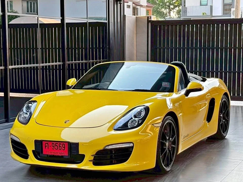 2015 Porsche Boxster and Cayman III 3