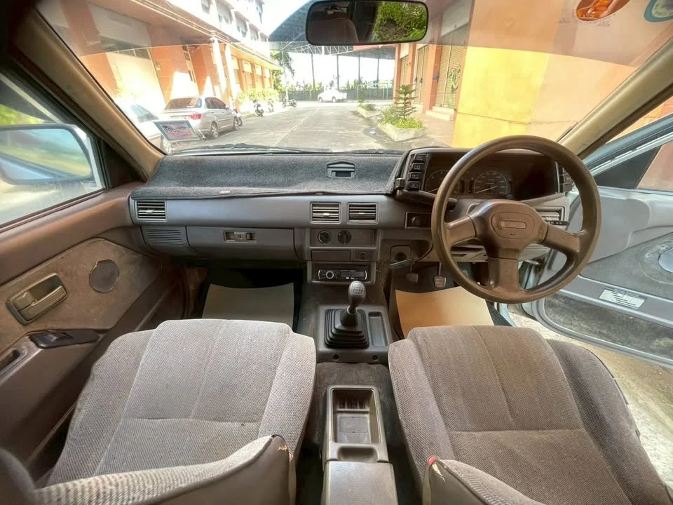 1995 Isuzu TFR III 2