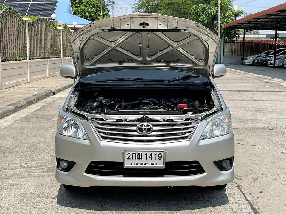 2013 Toyota Innova I 2