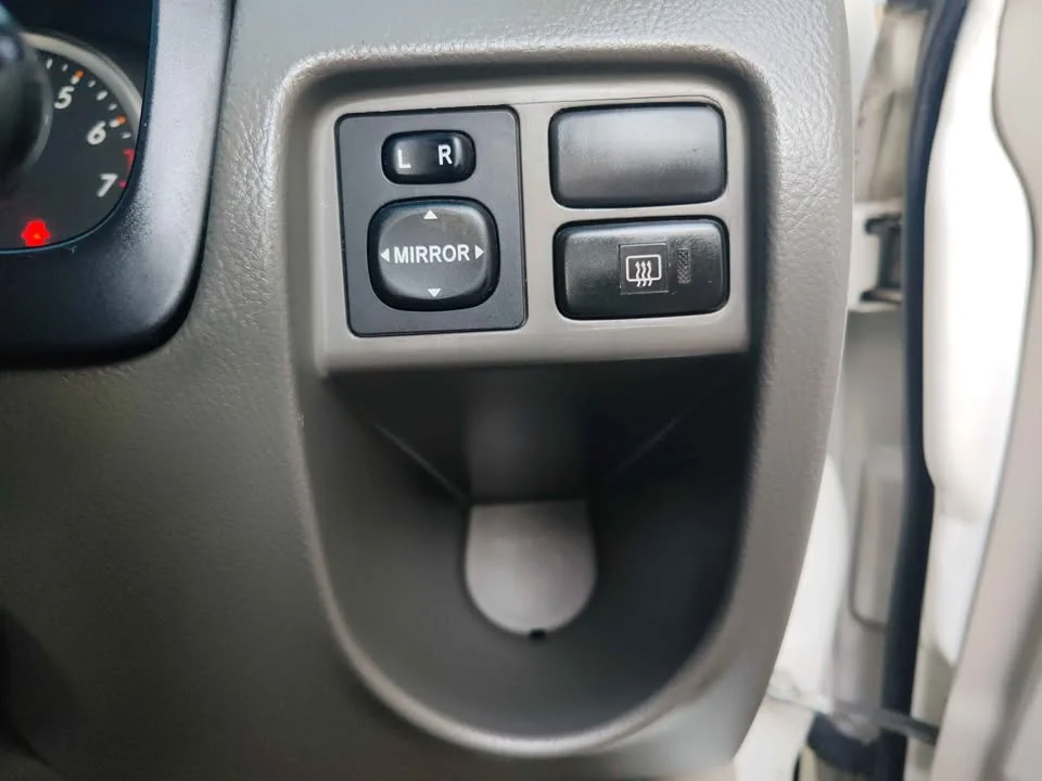 2011 Toyota Avanza I 3