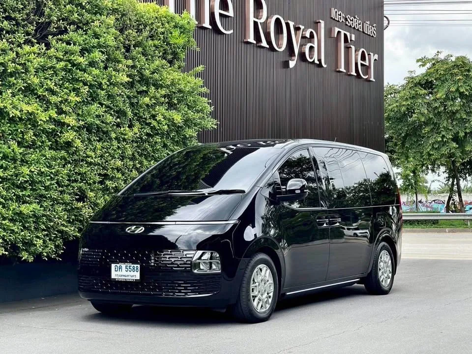 2023 Hyundai Staria US4 3