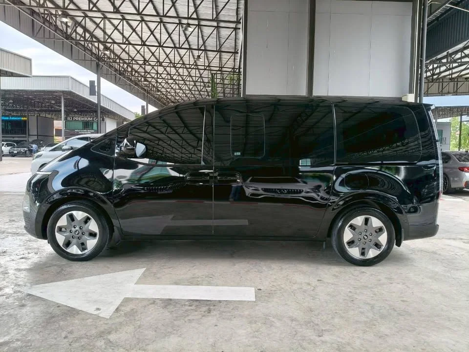 2022 Hyundai Staria US4 2