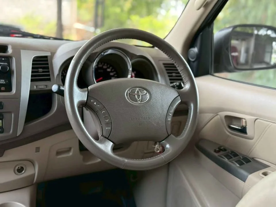 2005 Toyota Fortuner I 3