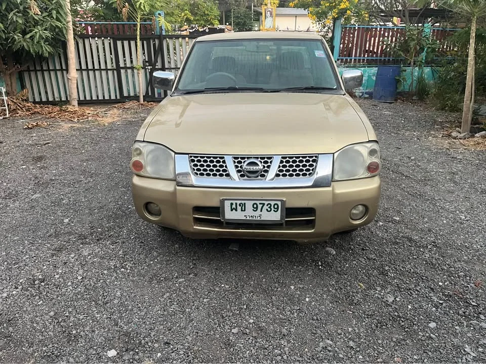 2004 Nissan Frontier I 2