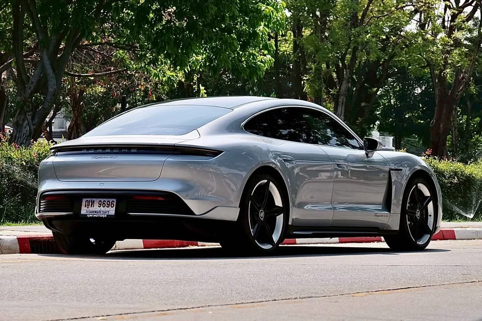 2021 Porsche Taycan 9J1 3