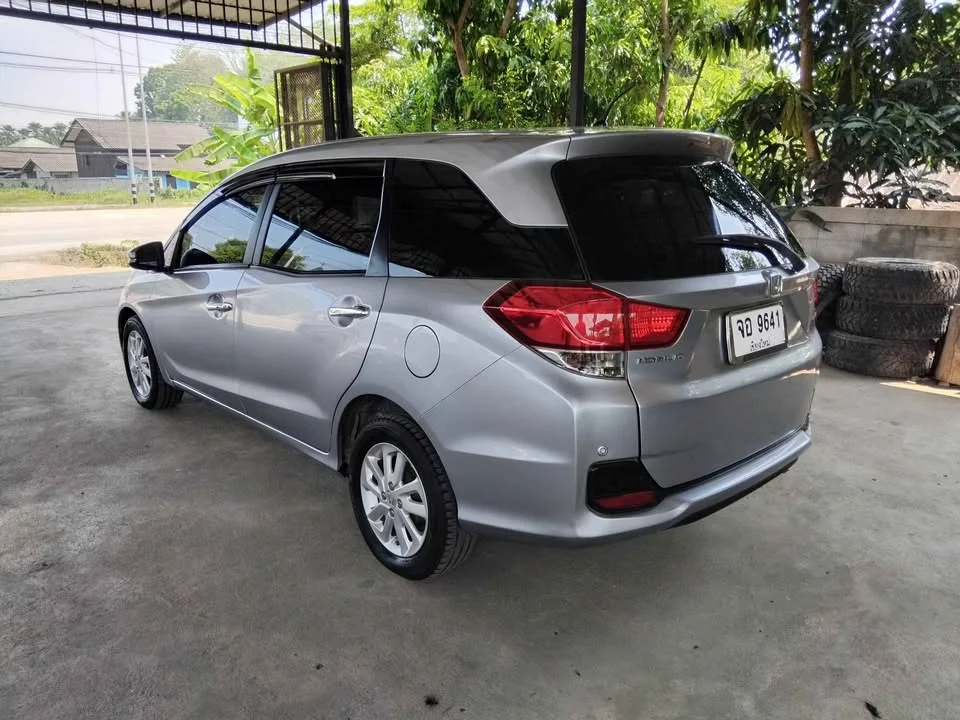 2016 Honda Mobilio II 2