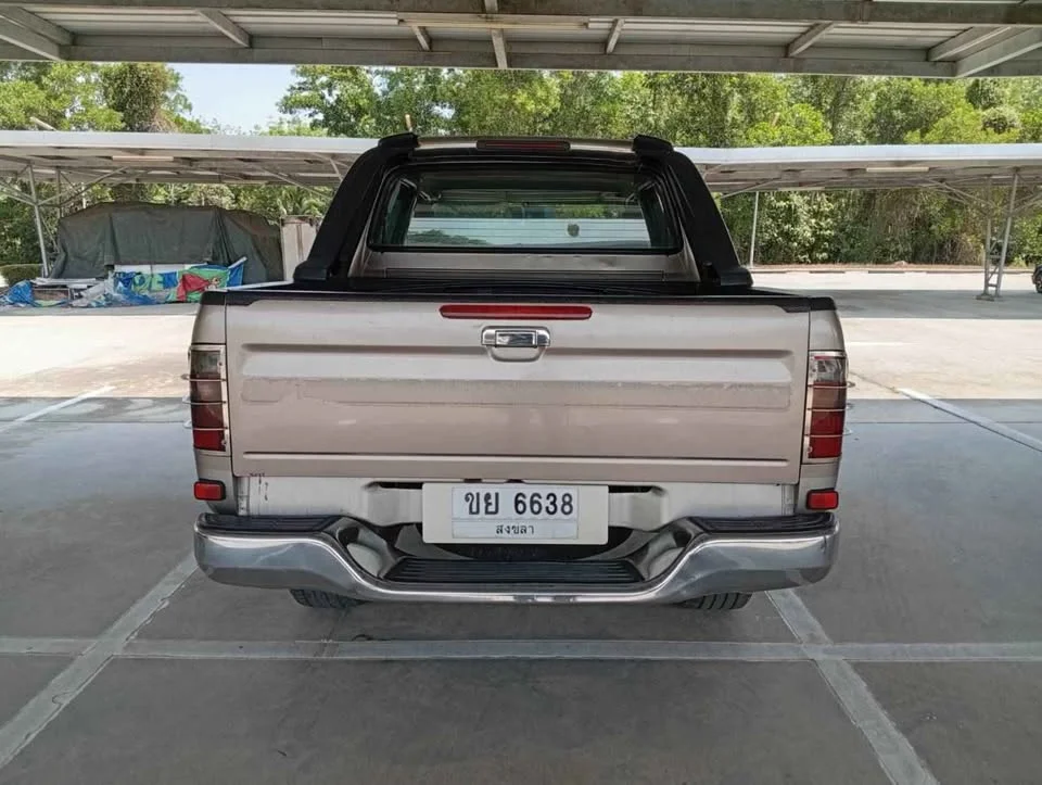 2004 Toyota Hilux Tiger VI 3