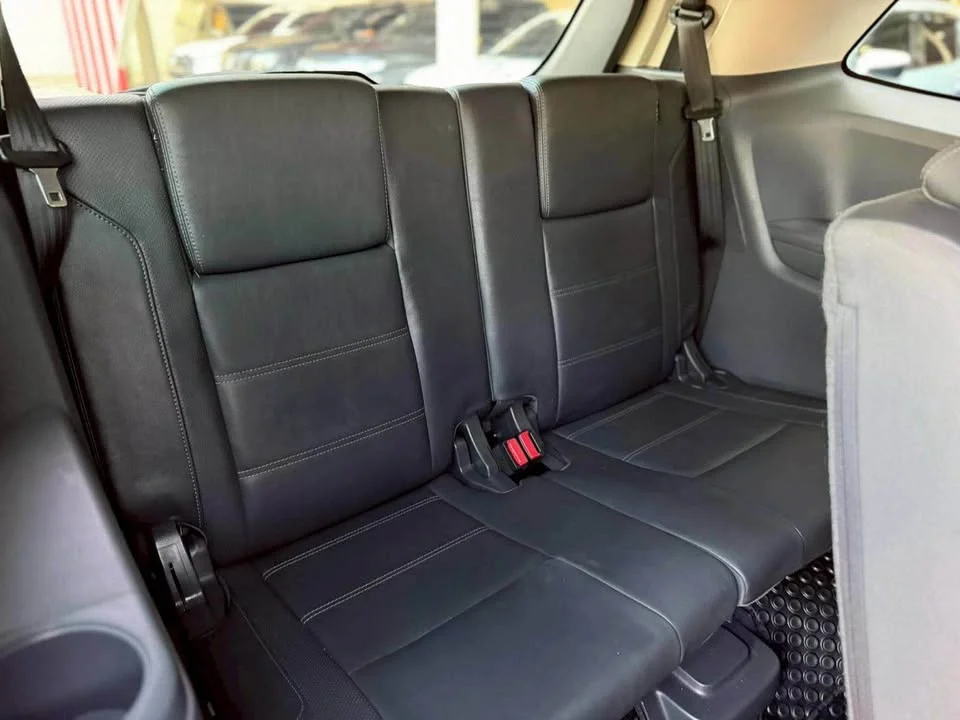 2016 Ford Everest II 2