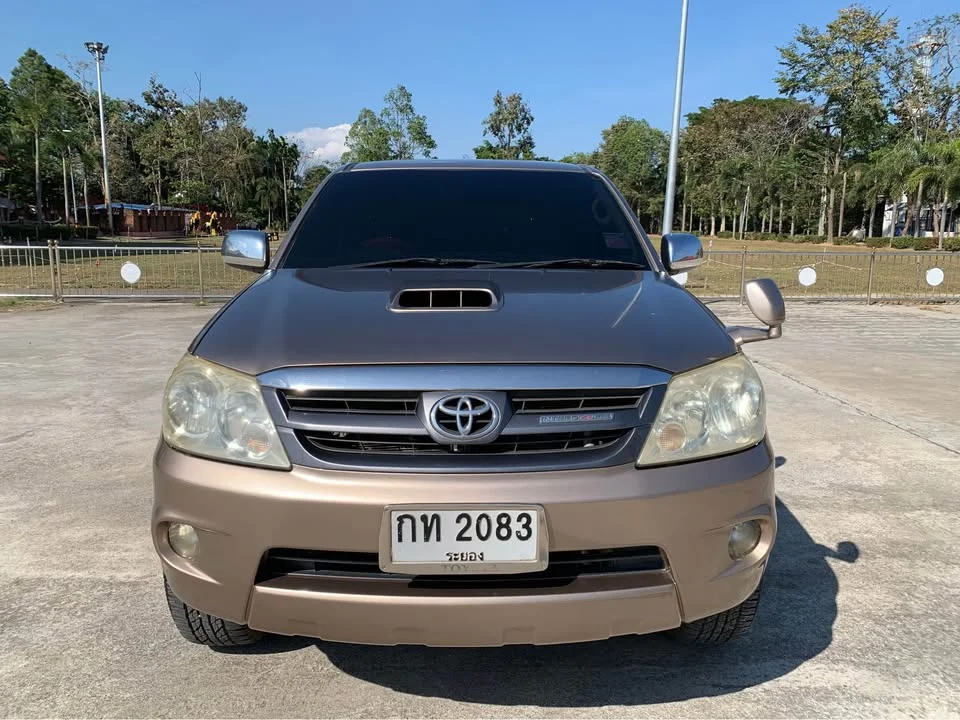 2005 Toyota Fortuner I 3