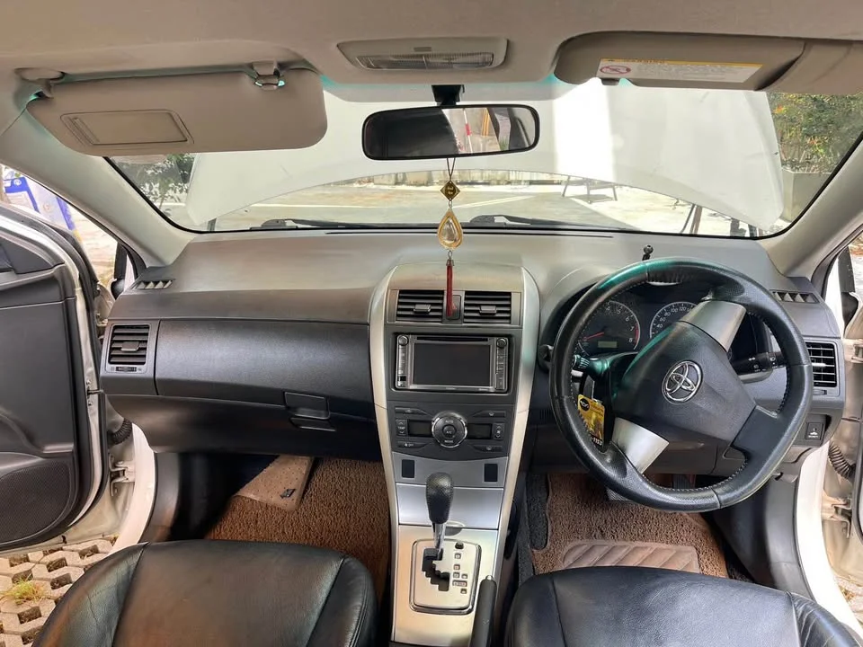 2012 Toyota Corolla Altis X (E140) 3
