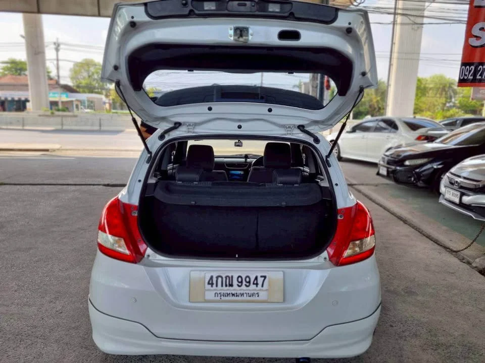 2015 Suzuki Swift II 2