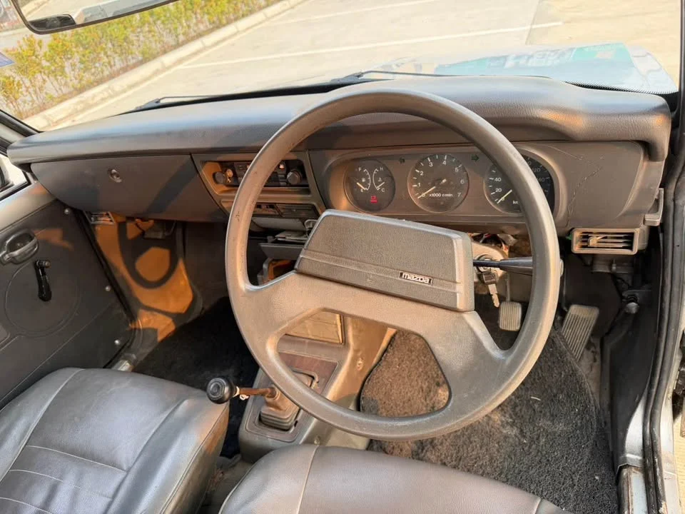 1997 Mazda B-series (Familia) III 2