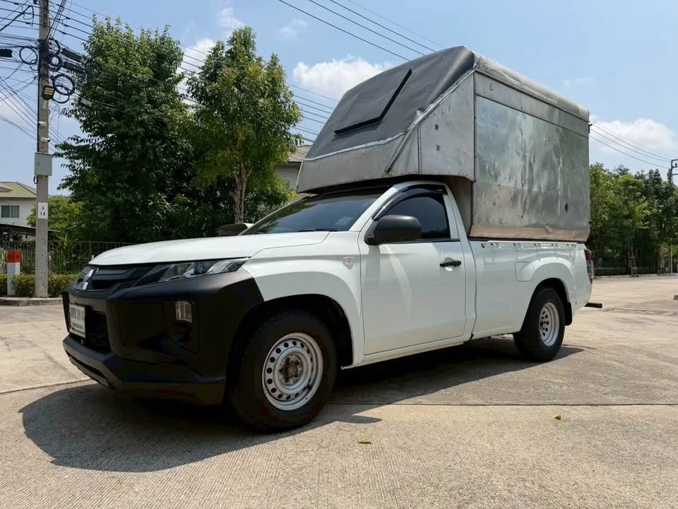 2022 Mitsubishi Triton V 2