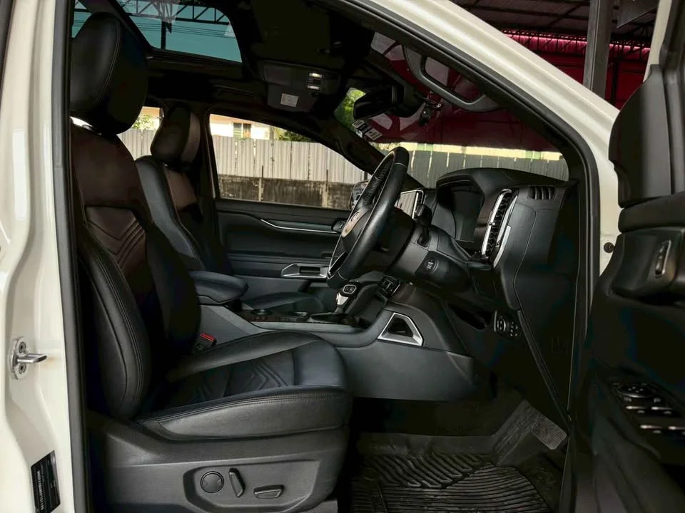 2023 Ford Everest III 2
