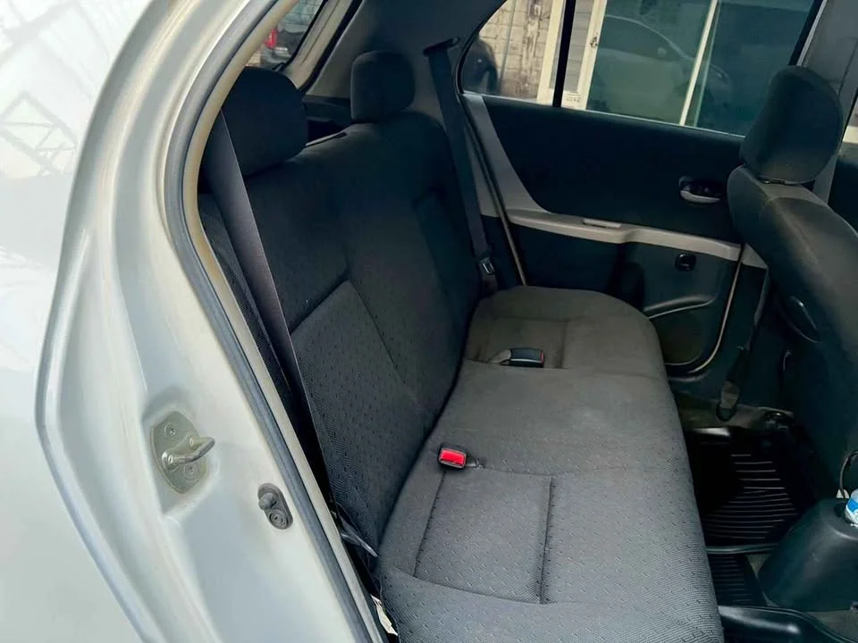 2009 Toyota Yaris II 2