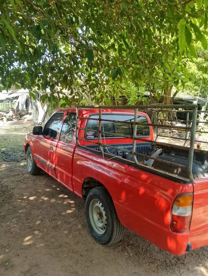 1998 Mazda 2500 Fighter V 2