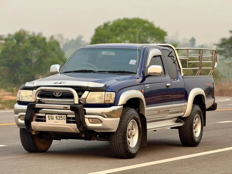 2003 Toyota Hilux Tiger VI 2