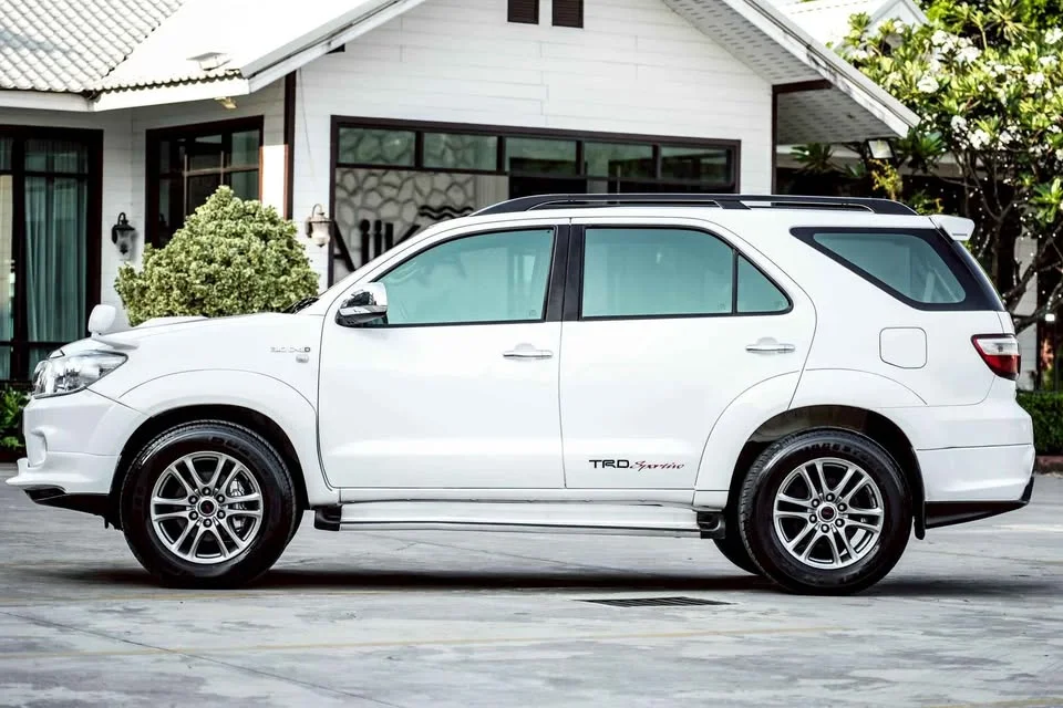 2009 Toyota Fortuner I 3