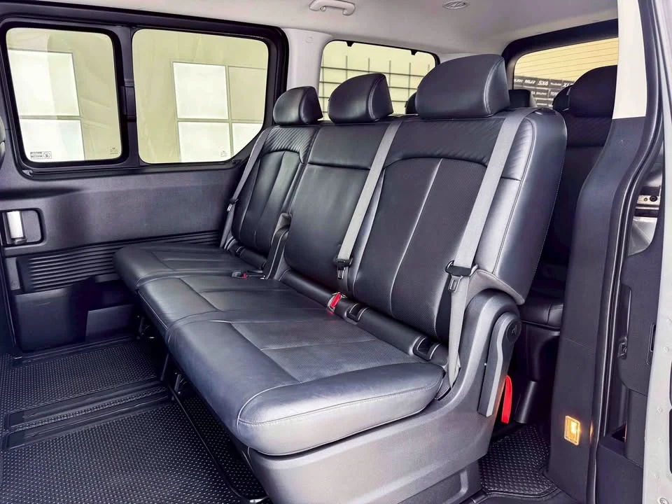 2023 Hyundai Staria US4 3