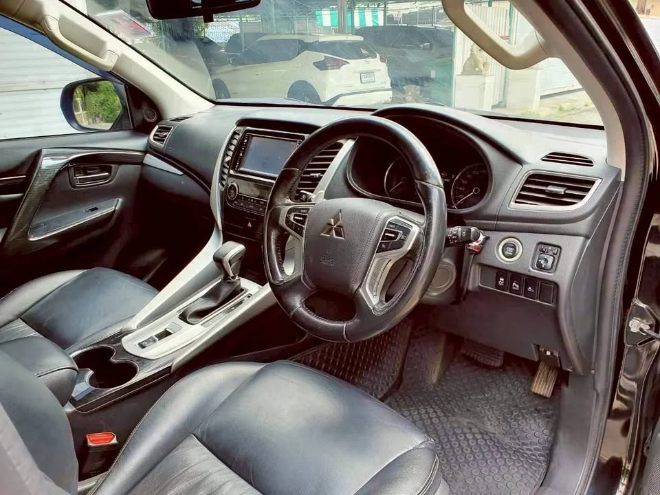 2016 Mitsubishi Pajero Sport III 2