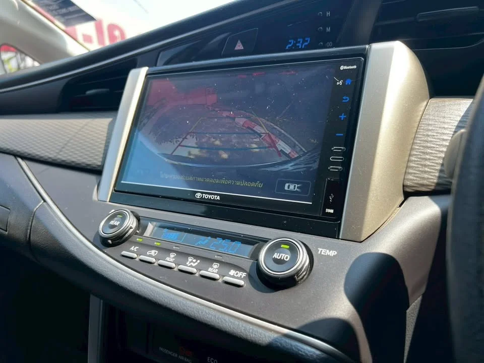 2021 Toyota Innova II 2