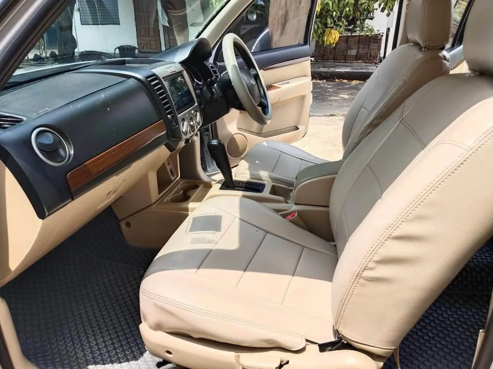 2012 Ford Everest I 3