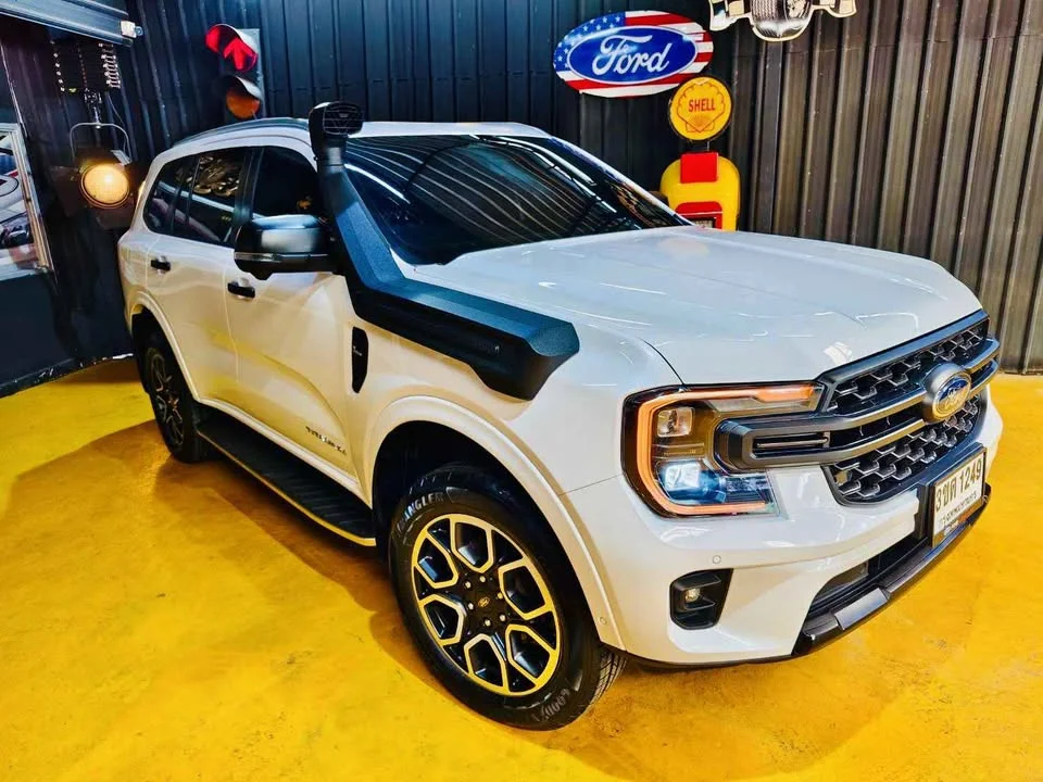 2022 Ford Everest III 3