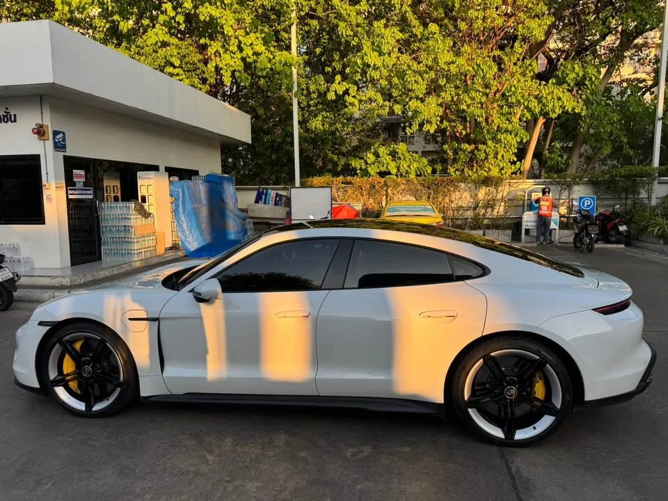 2021 Porsche Taycan 9J1 3