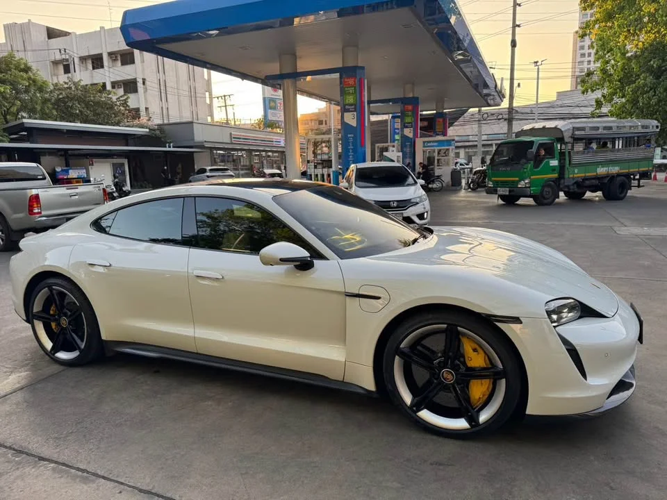 2021 Porsche Taycan 9J1 2