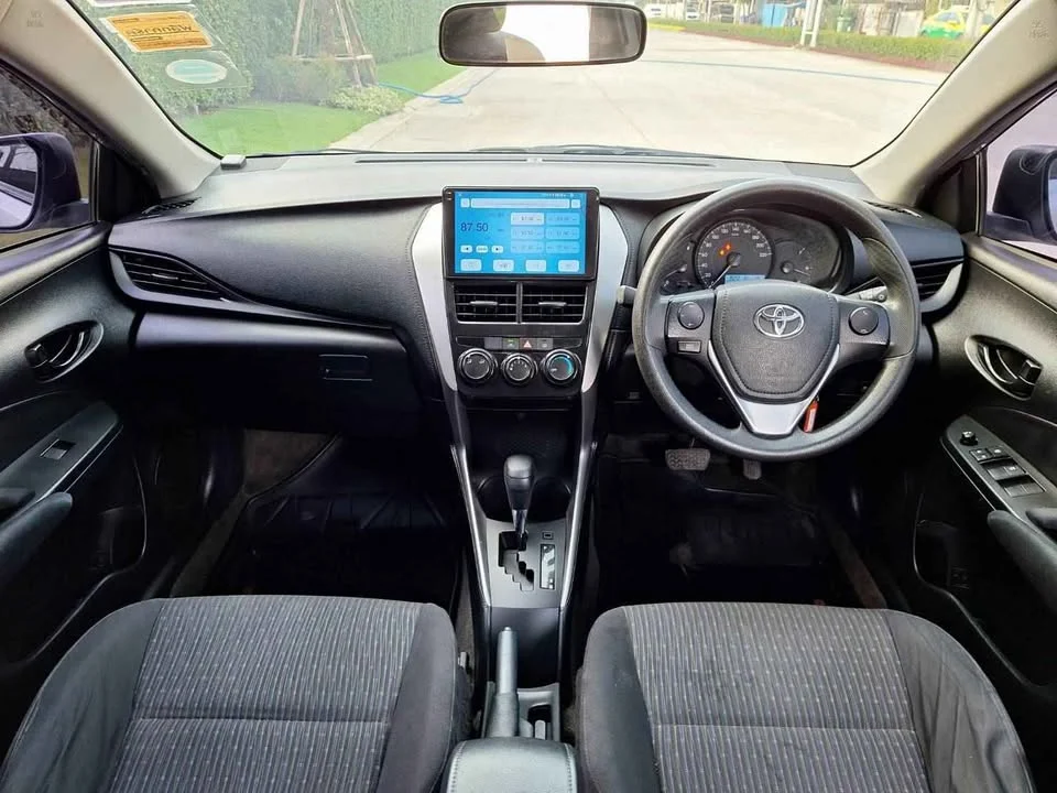 2020 Toyota Yaris ATIV III 2