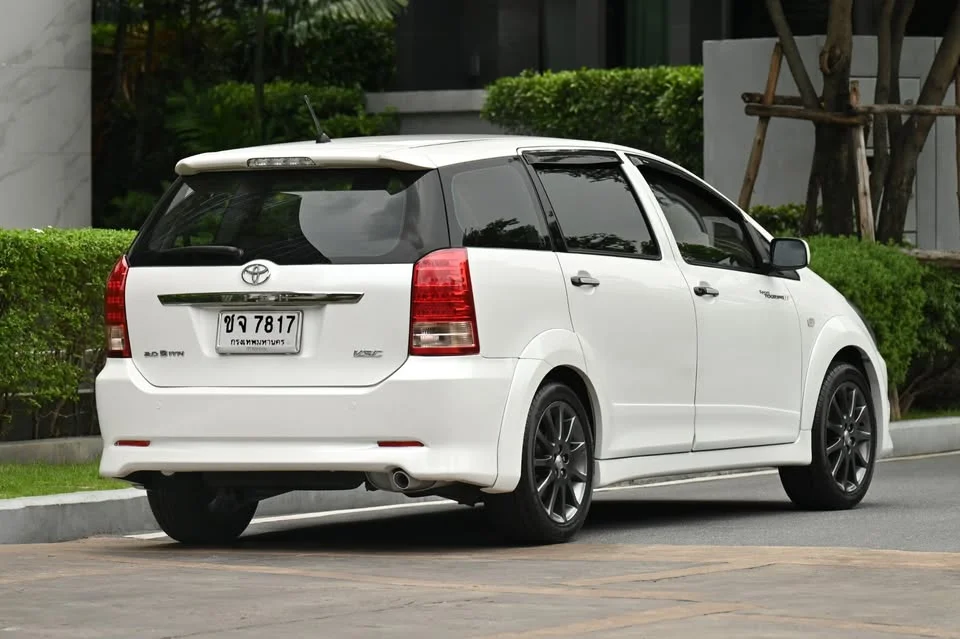 2007 Toyota Wish I 3