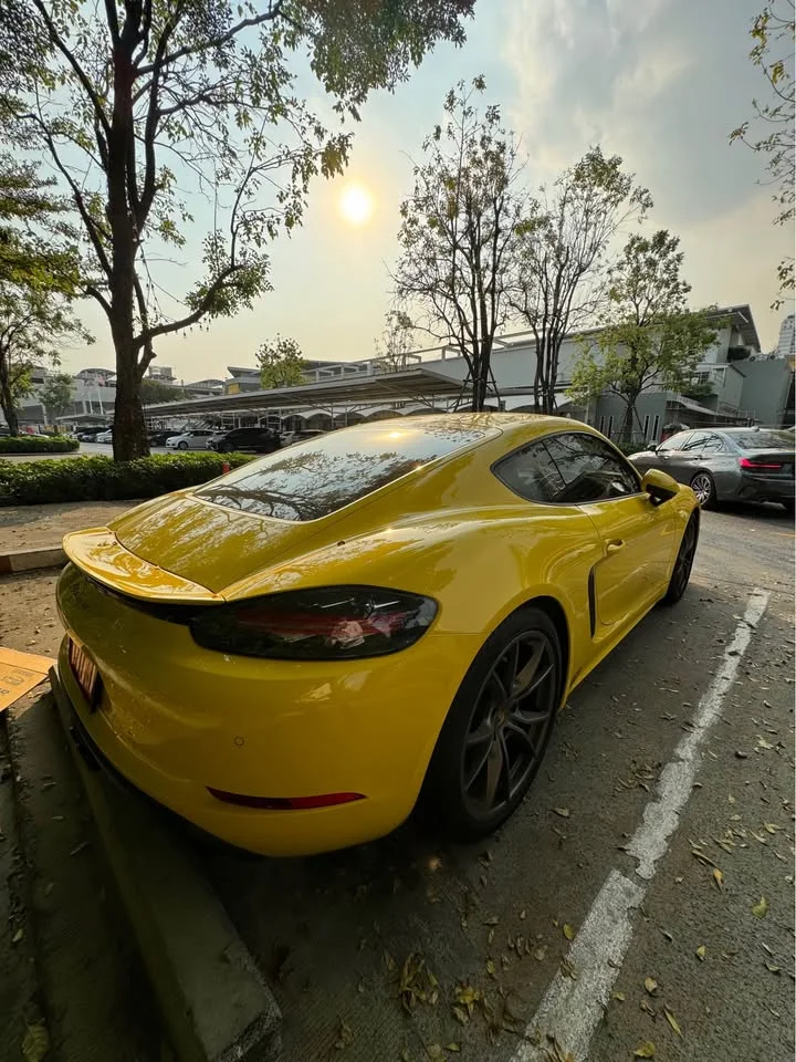 2017 Porsche 718 Boxster and Cayman IV 2