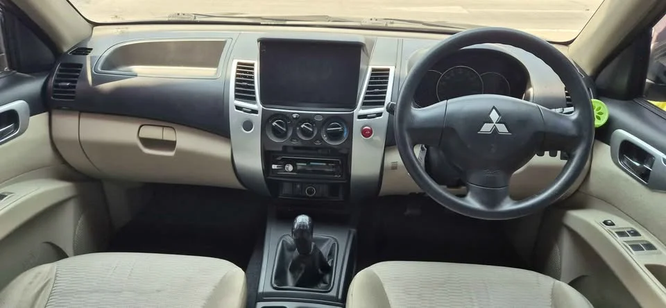 2012 Mitsubishi Pajero Sport II 2