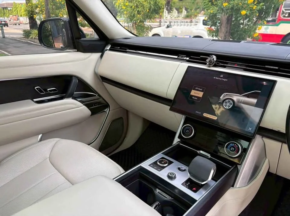 2023 Land Rover Range Rover V 2