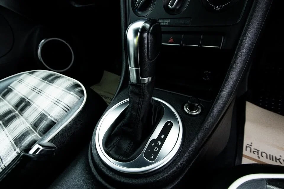 2014 Volkswagen New Beetle 3