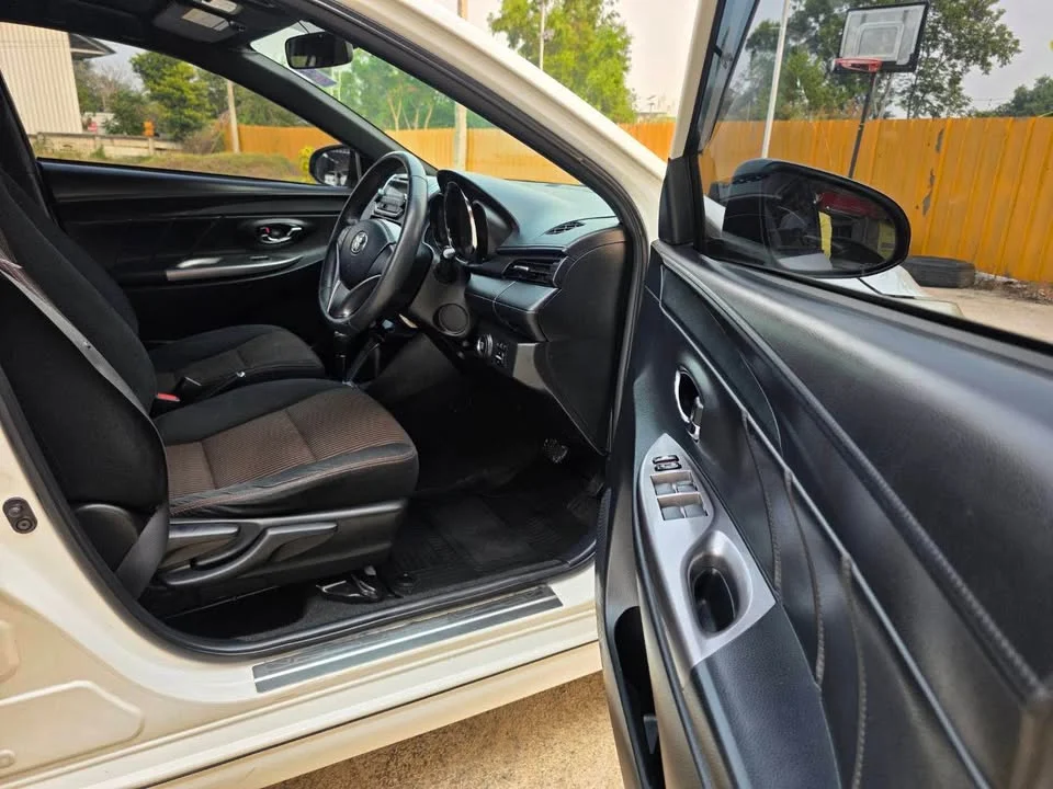 2015 Toyota Yaris III 3