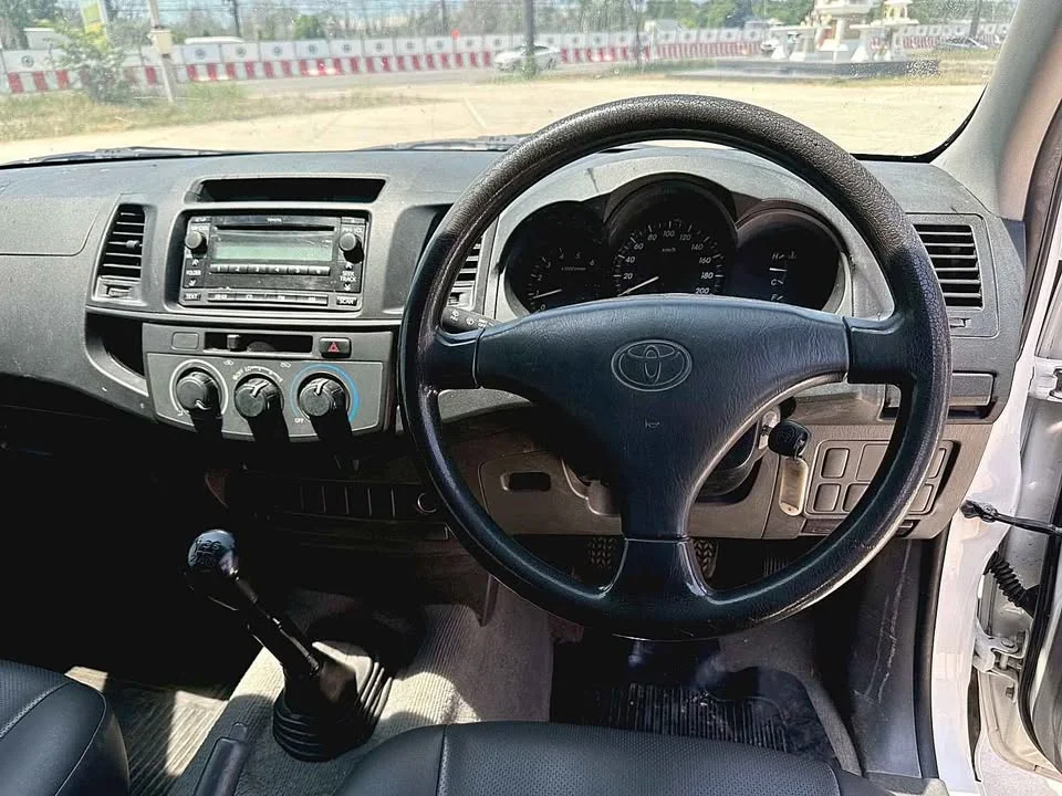 2012 Toyota Hilux VII 2