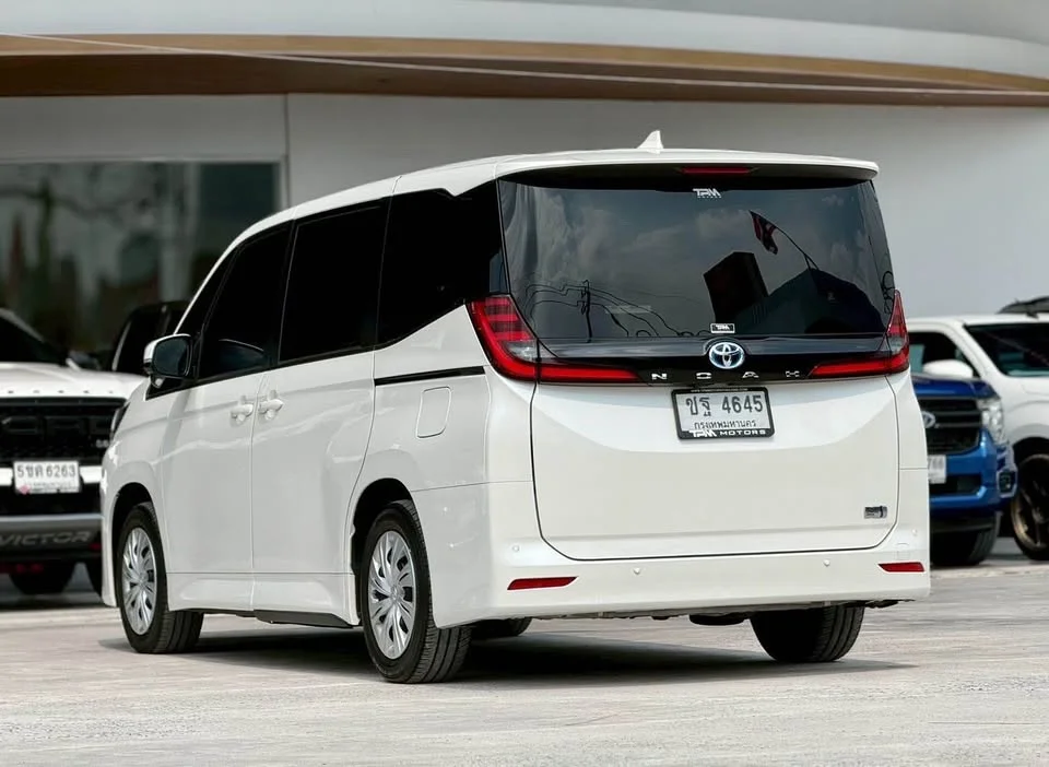 2024 Toyota Voxy IV 2