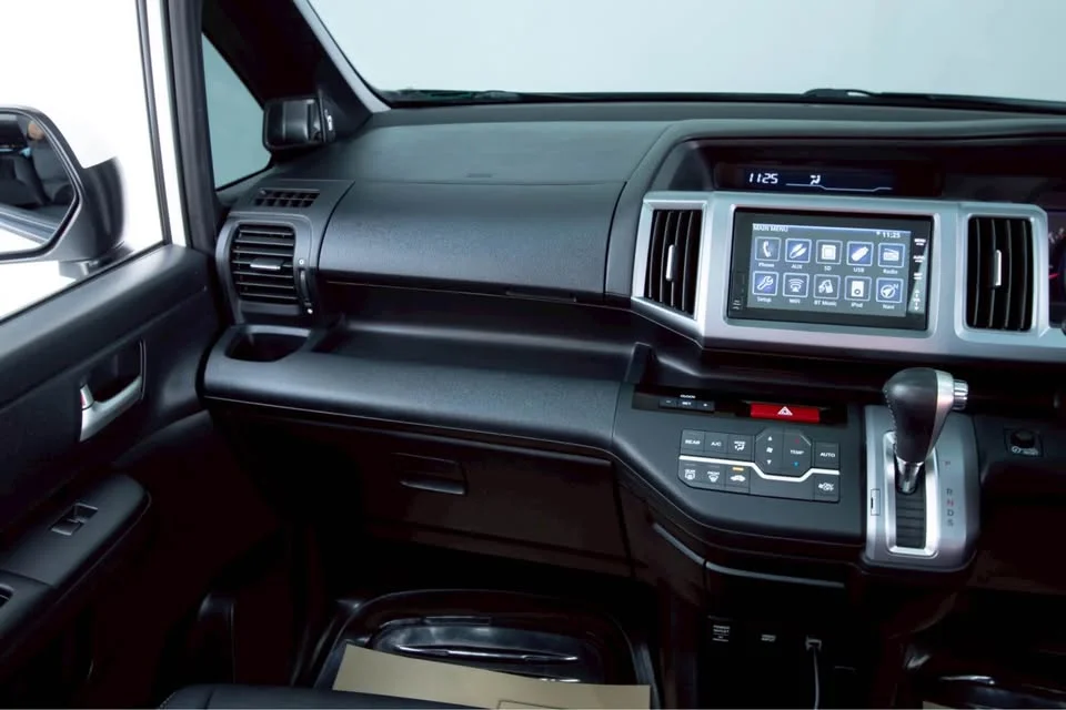 2014 Honda Stepwgn IV 2