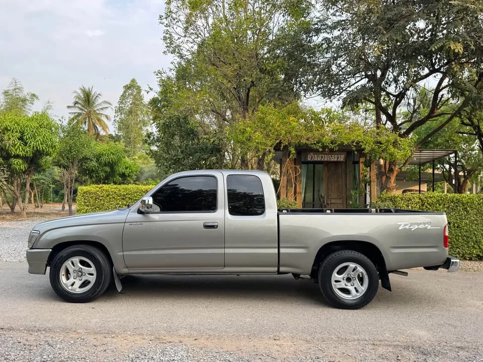2000 Toyota Hilux Tiger VI 2