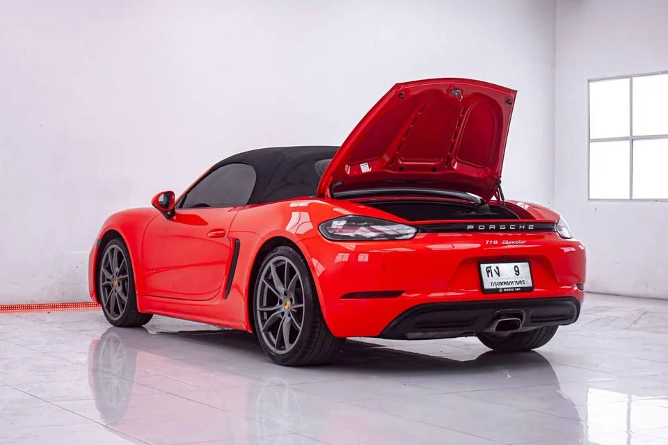 2017 Porsche 718 Boxster and Cayman IV 2