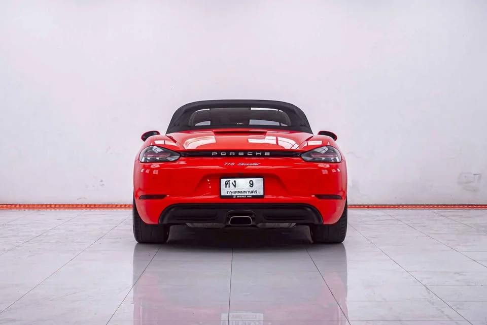 2017 Porsche 718 Boxster and Cayman IV 3