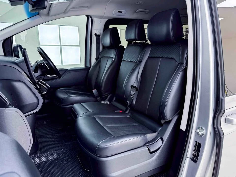 2023 Hyundai Staria US4 3