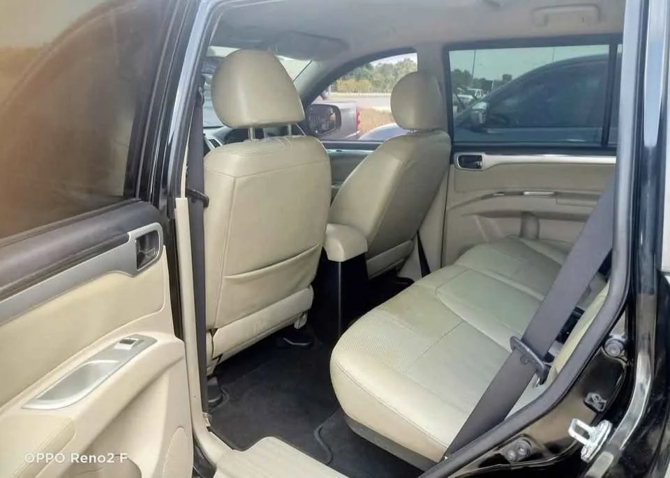 2012 Mitsubishi Pajero Sport II 2