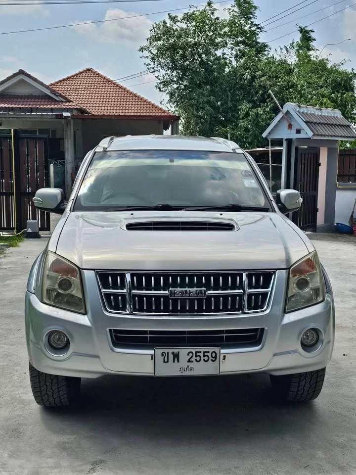 2007 Isuzu MU-7 2